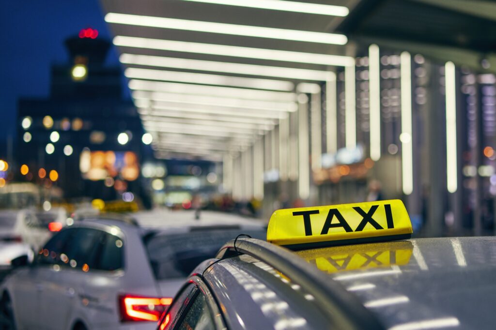 private taxi service in uae